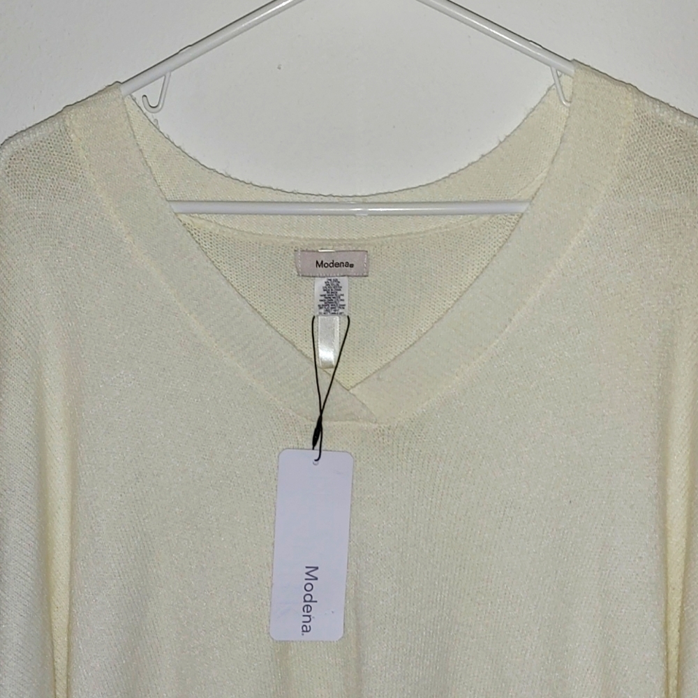 Modena Poncho - Picture 3 of 6